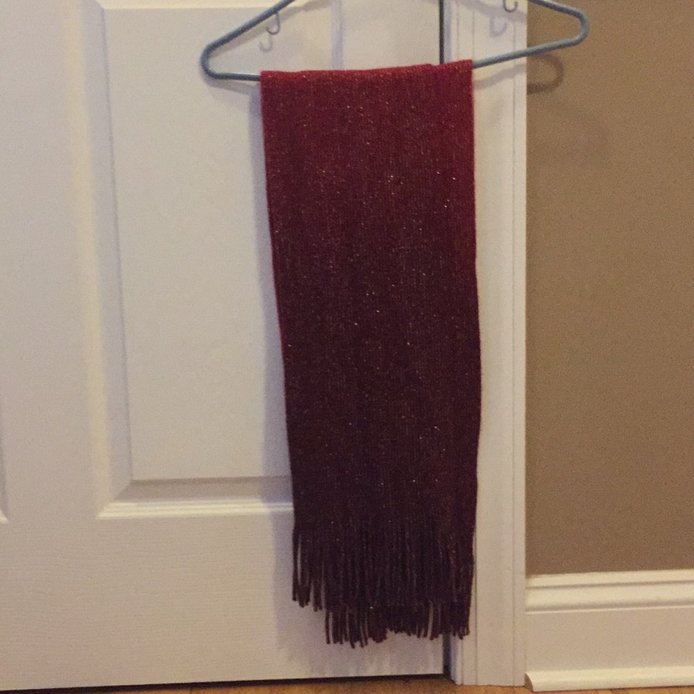 Women’s Maroon Scarf